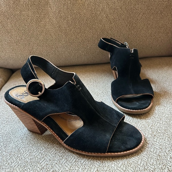 SOFFT Elegant Black Suede Women's Sandals T Strap Wood Block Heels Shoes - Picture 1 of 6